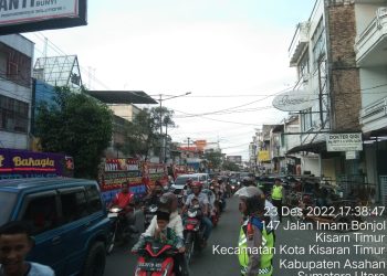 Jelang Natal dan Tahun Baru, Personil Pos PAM I Polres Asahan Patroli Pusat Perbelanjaan