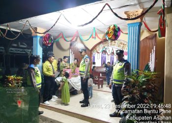 Personil Pos Pam II Bandar Pasir Mandoge Amankan Perayaan Natal,