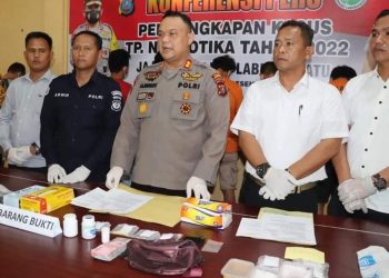 Kapolres Labuhanbatu AKBP Anhar Arlia Rangkuti SIK saat menggelar konferensi pers pengungkapan kasus Narkoba di 2022.