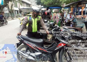 Sat Lantas Polres Tanjungbalai Tertibkan Kendaraan Yang Sembarangan Parkir Dibadan Jalan