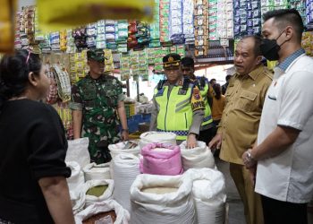 Tinjau Ketersediaan Sembako, Wakil Bupati Asahan Lakukan Sidak Pasar