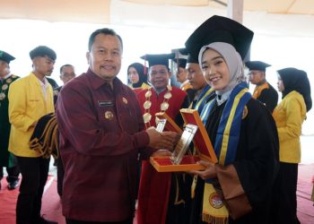 Harapan dan Pesan Bupati Asahan Dalam Prosesi Wisuda Sarjana Angkatan XXX UNA