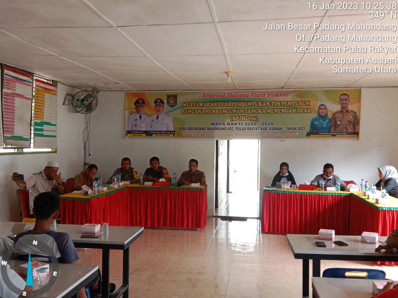 Bhabikamtibmas Polsek Pulau Raja Hadiri Undangan RPJMDes di Ofa Padang Mahondang