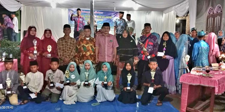 Camat Meranti foto bersama pemenang.