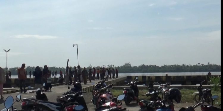 Pelabuhan Syahbandar Tanjung Sarang Elang, Kecamatan Panai Hulu, Kabupaten Labuhanbatu. 