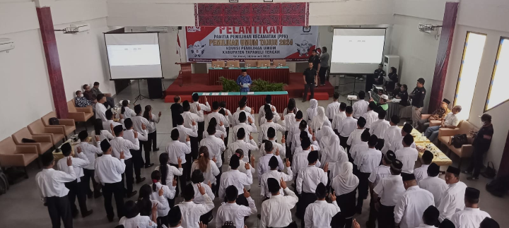 (Zatam/Taslab News) Prosesi pelantikan anggota PPK terpilih Pemilu 2024.
