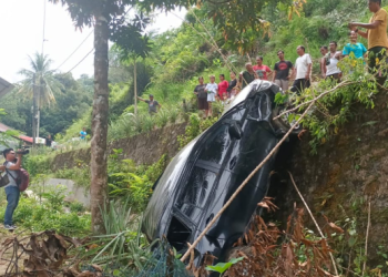 (Zatam/Taslab News)  Avanza Reborn BK 1283 WX yang terjatuh dari ketinggian 40 meter. (Zatam/Taslab News)