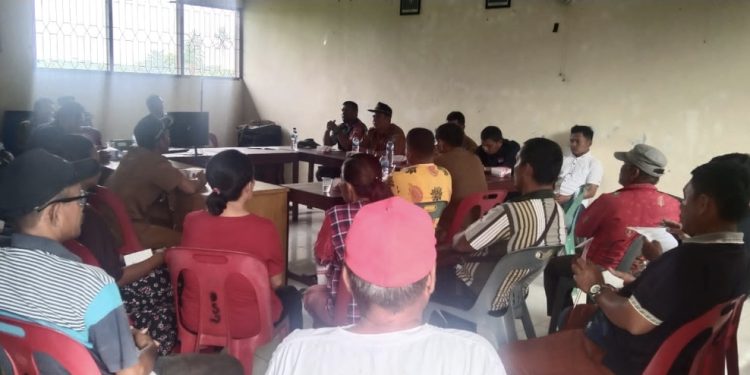 Suasana musrembang Desa Sukajadi, yang memprioritaskan pembangunan infrastruktur desa.