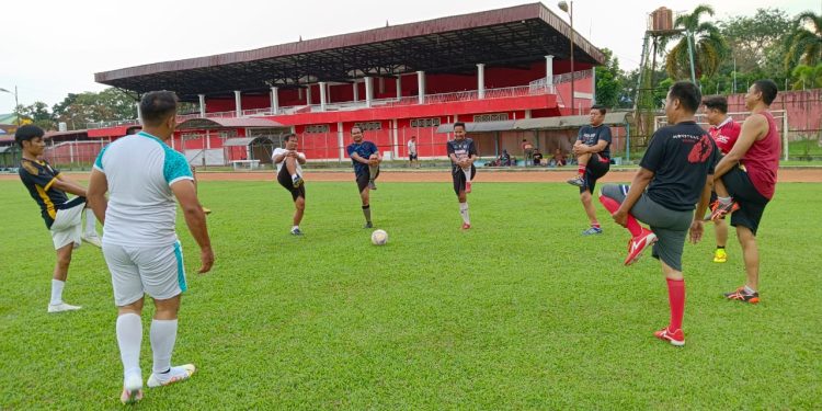 para pemain wartawan Asahan FC yang semua anggota merupakan wartawan