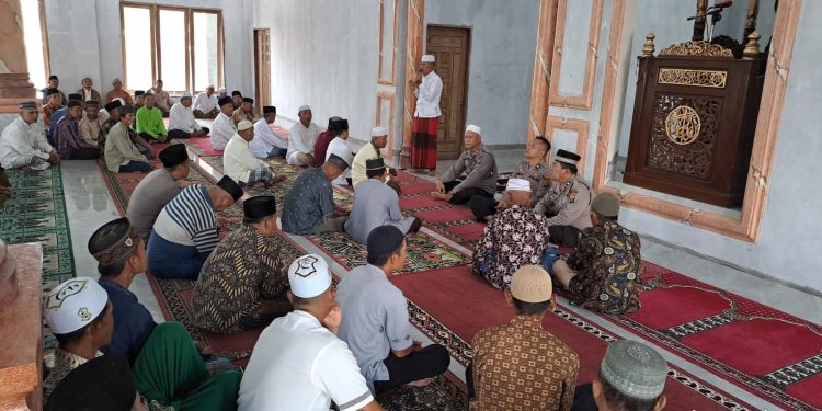 Kabag Ops Polres Asahan Laksanakan Jumat Curhat di Masjid Nurul Huda Meranti
