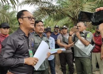 Panmud Perdata PN-Rap, Sapriono saat hadir di Lokasi Rencana Konstatering. 