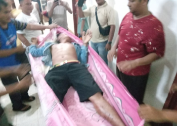Korban OG saat hendak dievakuasi ke rumah sakit