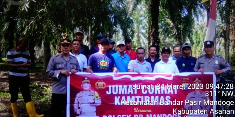 Personel Polsek Bandar Pasir Mandoge Gelar Jumat Curhat Dengan Karyawan PTPN IV