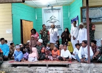 TNI Bagikan Takjil dan Nasi Kotak ke Anak Yatim & Santri Qur’anic School