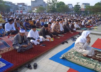 Pemko Tanjungbalai dan Forkopimda Sholat Idul Adha di Alun-Alun Kota