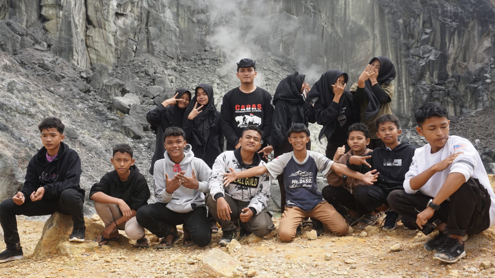 MTS BARY TARBIYAH Gelar Study Tour ke Gunung Sibayak