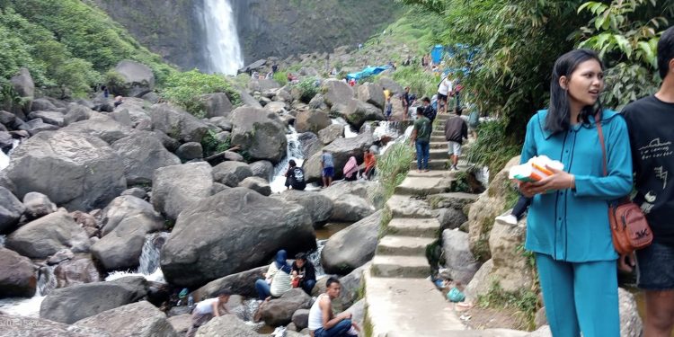 Waduh Objek Wisata Air Terjun Ponot Banyak Sampah