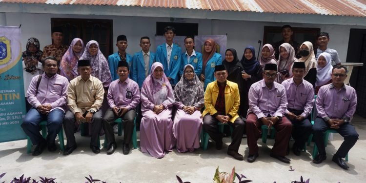 Rektor IAIDU Resmikan Kantor Warta Kampus