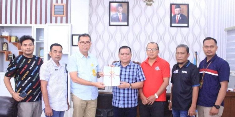Penyerahan 16 Sertifikat asset daerah milik Pemerintah Kabupaten Labuhanbatu. 