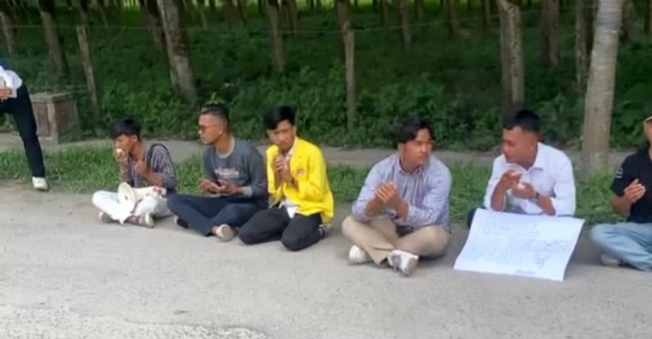 Mahasiswa Asahan Gelar Doa Bersama Dilokasi Kecelakaan Maut di Gambir Baru