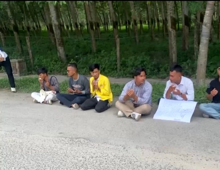 Mahasiswa Asahan Gelar Doa Bersama Dilokasi Kecelakaan Maut di Gambir Baru