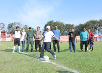 Pertandingan Pemkab Asahan vs Wartawan Awali Turnamen Old Crack PWI Asahan