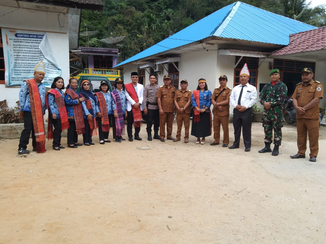Babinsa Jadi Komandan Upacara di Kecamatan Sitahuis di Peringatan Hari Lahir Pancasila