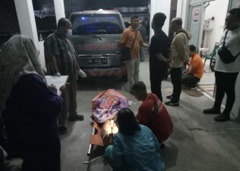 Jenazah terduga pencuri kambing saat dievakuasi