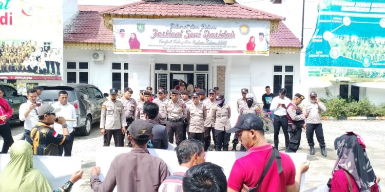 Massa Gemmako Geruduk Dinkes Asahan
