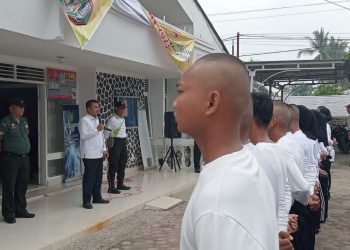 Camat Meranti Berikan Bimbingan Kepada Anggota Paskibra Terpilih