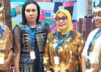 Wakil Bupati Labuhanbatu Hj Ellya Rosa Siregar (tengah).