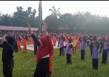 Jaga Kebugaran, UPTD SMPN 2 Meranti Laksanakan Senam SKJ 84
