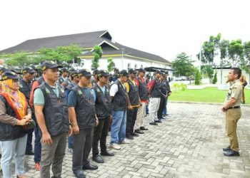 Wakil Bupati Labura, H. Samsul Tanjung melepas relawan anti narkoba menuju kota Medan