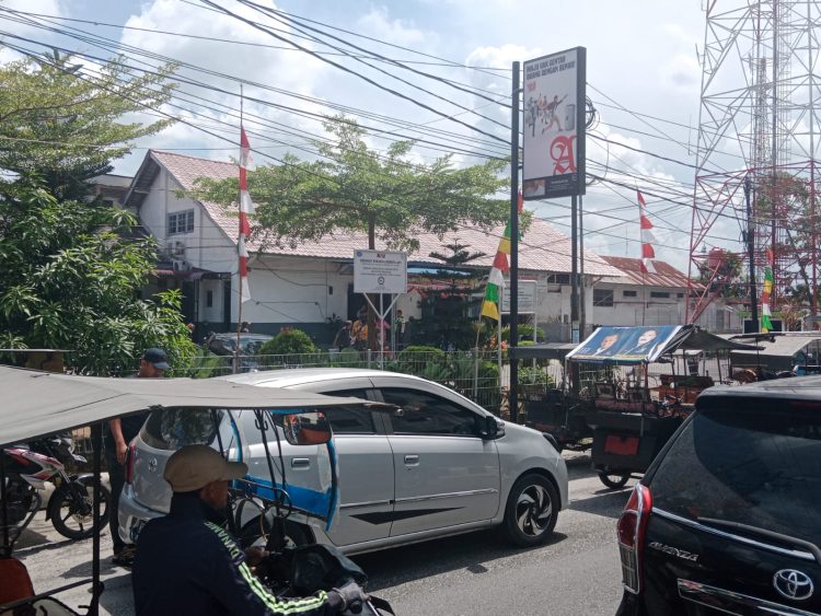 Tolong Tertibkan Arus Lalulintas di Depan Stasiun KA di Kisaran