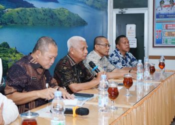 Bupati Asahan Apresiasi Papan Tulis Interaktif di SMPN 1 Kisaran