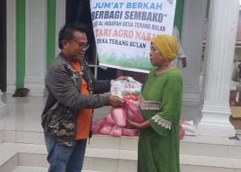 PT. TAN memberikan bantuan sembako kepada warga kurang mampu 
