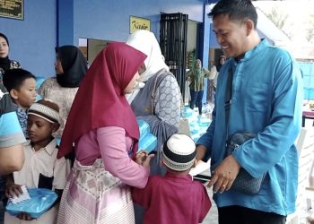 Bos Damor Santuni Anak Yatim dan Janda
