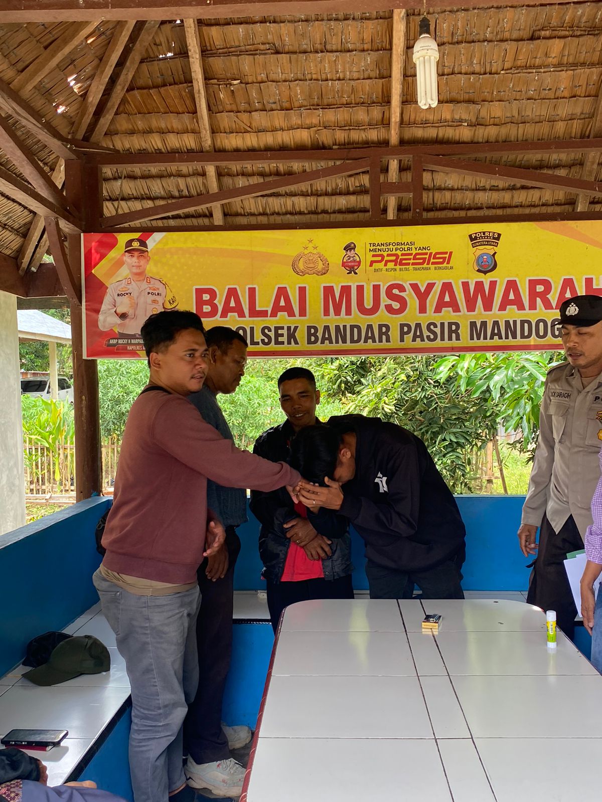 Personil Polsek Bandar Pasir Mandoge Selesaikan Masalah Pencurian Sawit