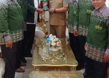 Pengurus NU Labuhanbatu, saat bersilaturrahmi kepada Bupati Labuhanbatu.
