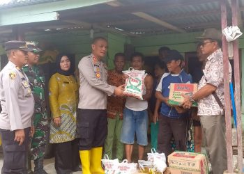 Kapolres Asahan Salurkan Sembako ke Warga Terdampak Banjir