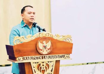 Bupati Labuhanbatu H Erik Adtrada Ritonga