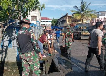 Kodim 0211/TT Gerakkan Karya Bhakti Bersihkan Parit & Lingkungan