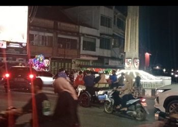 Arus Lalulintas di Tugu Pahlawan Kisaran Macet