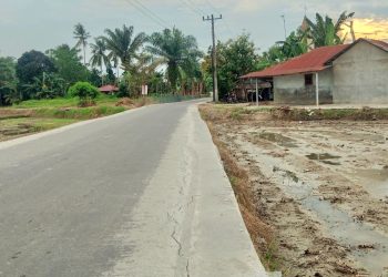 Dua Bulan Selesai Dibeton, Beram Jalan Pasar Satu Rawang Sudah Retak