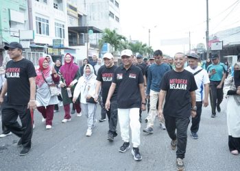 Bupati Asahan Ikut Gerak Jalan Santai Peringatan Hari Guru Nasional dan HUT ke-78 PGRI