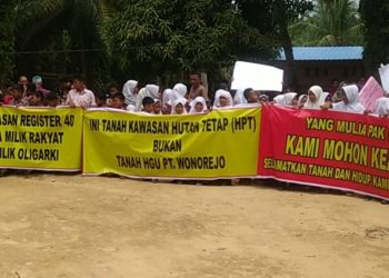 Ribuan Warga Desa Simangambat Julu Saksikan Sidang Lapangan Sengketa Lahan