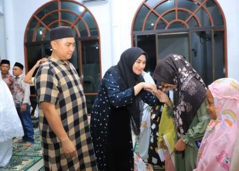 Bupati Labura Kunjungi Masjid Al-Munawaroh Desa Parpaudangan