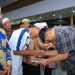 Bupati Labura Salurkan Tali Asih Guru Mengaji, Nadzir Masjid dan Bilal Mayit