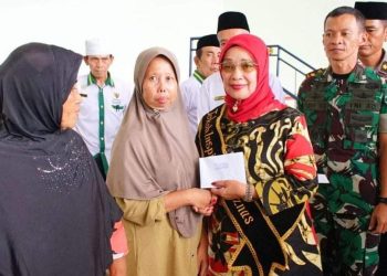 Plt Bupati Labuhanbatu Salurkan Zakat kepada 1074 Warga