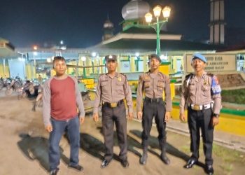 Personel Polres Tanjungbalai Hadir di Masjid Selama Sholat Tarawih